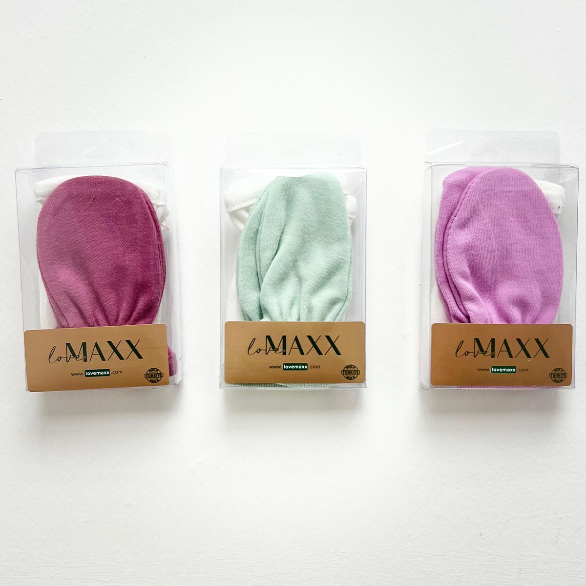 Baby Bibs, Wipes, Mittens & Pacifier Clips – 4928LV | Wholesale